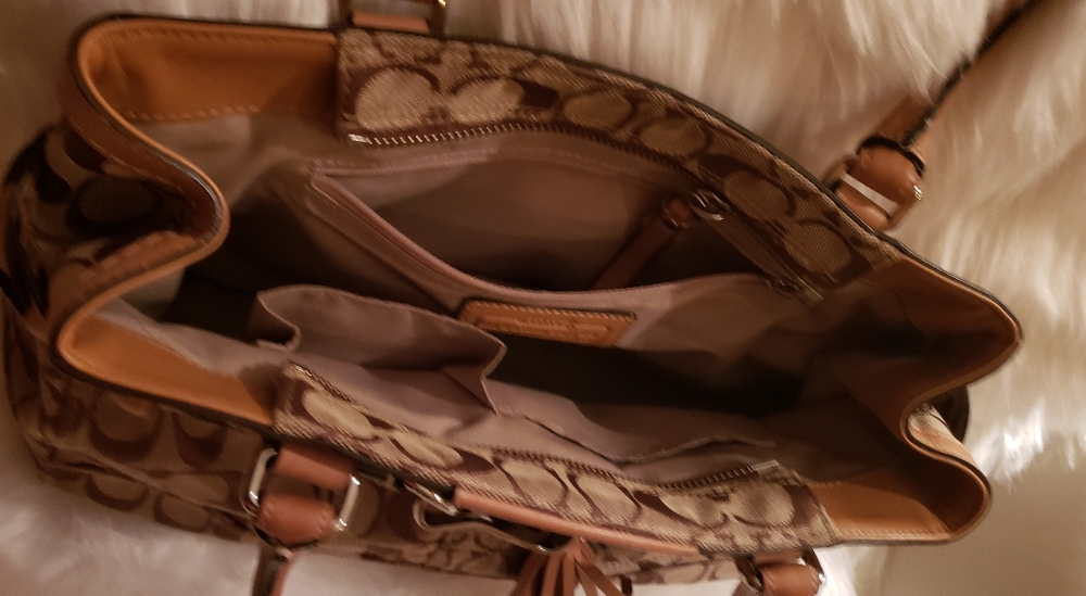 Purse - Picture 2 of 3